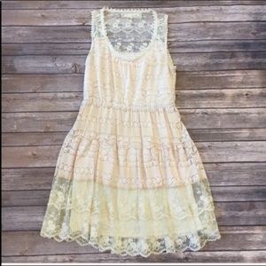 A’Reve  Cream Lace Tiered Dress Size Small